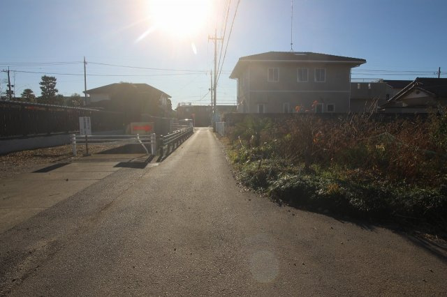栃木市薗部町2丁目の前面道路含む現地写真|北東公道を北から