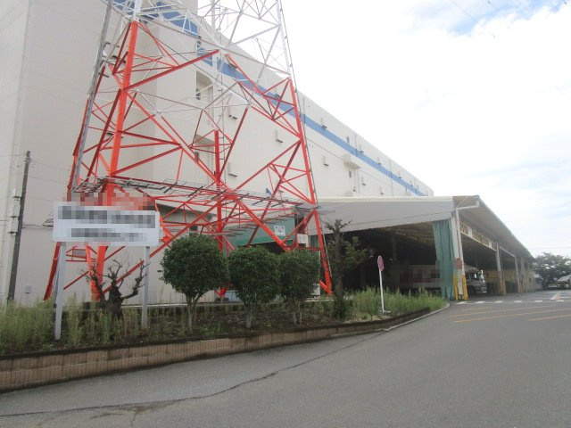 三郷市茂田井の倉庫の外観