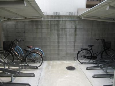 和泉ハイツの駐車場|駐輪場