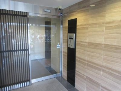 和泉ハイツのエントランス