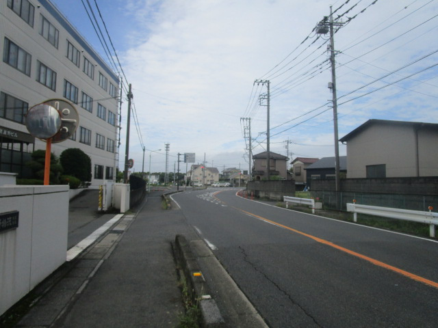 三郷市茂田井の倉庫の周辺