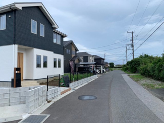 【前面道路含む現地写真】