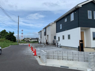 【前面道路含む現地写真】