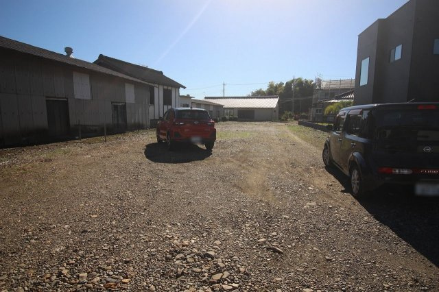 小山市三拝川岸の外観|現地を北から撮影