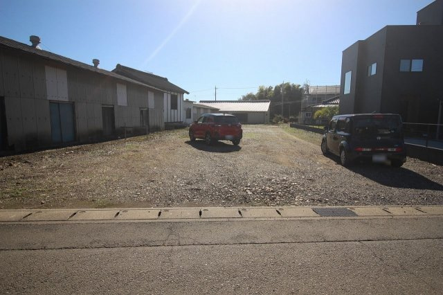 小山市三拝川岸の外観|現地を北らか引きで撮影