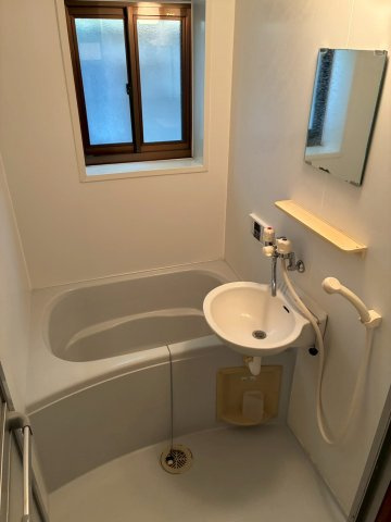 アイビス米山の浴室