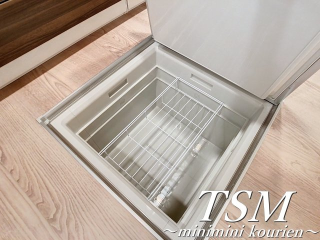 Ｅｍｏｕｖｏｉｒのキッチン|キッチン床下収納