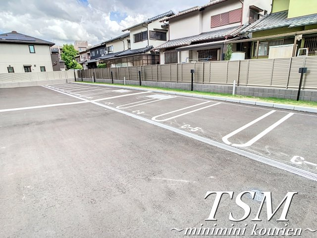 Ｅｍｏｕｖｏｉｒの駐車場