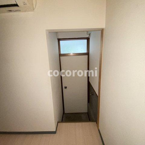 大久保町3丁目リノベ戸建のエントランス