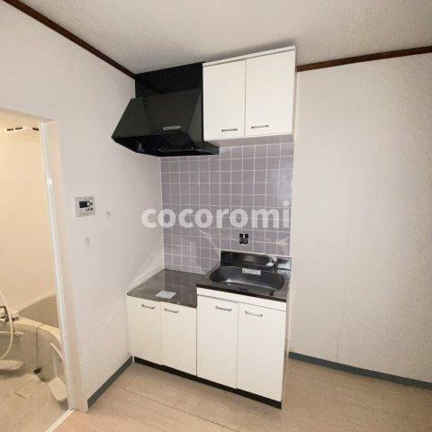 大久保町3丁目リノベ戸建のキッチン