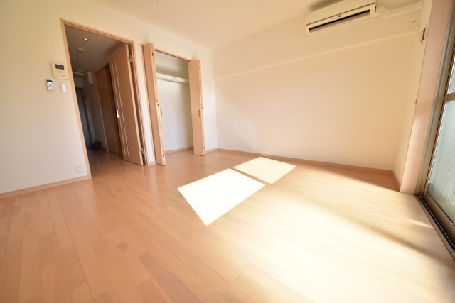 フロントハウス阿賀南の居間・リビング