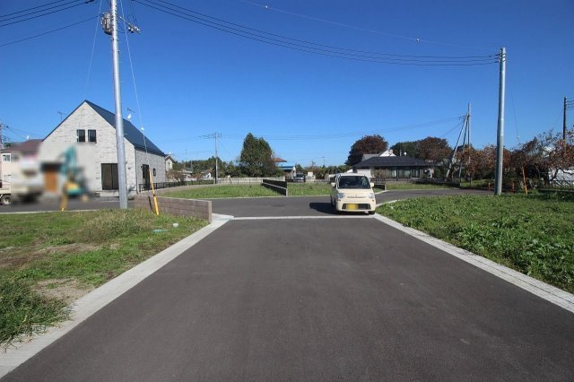 小山市神鳥谷　全9区画の前面道路含む現地写真|分譲地内道路（2023年11月撮影）