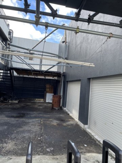  | 港区小碓三丁目　一棟貸店舗事務所  | 1階倉庫前