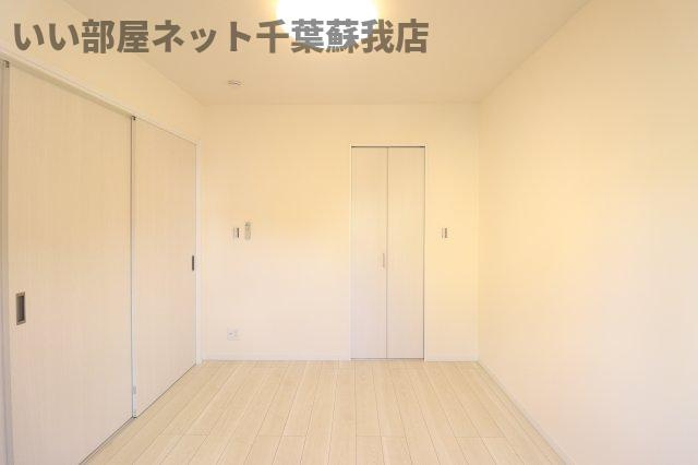 メゾン雅Ⅱの寝室|落ち着いた色調の寝室です