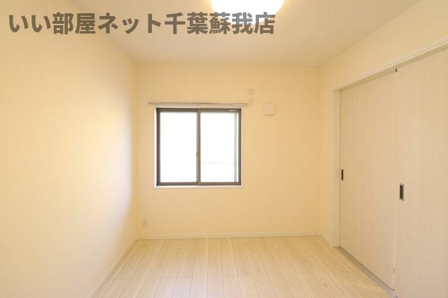 メゾン雅Ⅱの寝室|開放的な寝室です