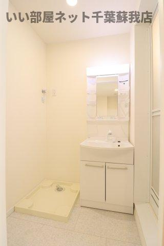 メゾン雅Ⅱの洗面所|ゆったりとスペースのある洗面所