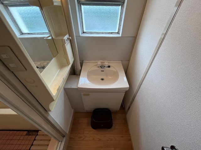 公団狭山住宅37号棟の独立洗面台