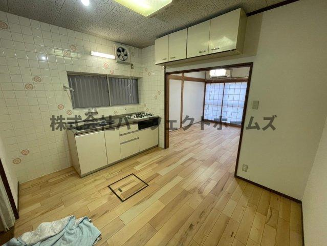 緑町戸建　賃貸の居間・リビング|使いやすいリビングです