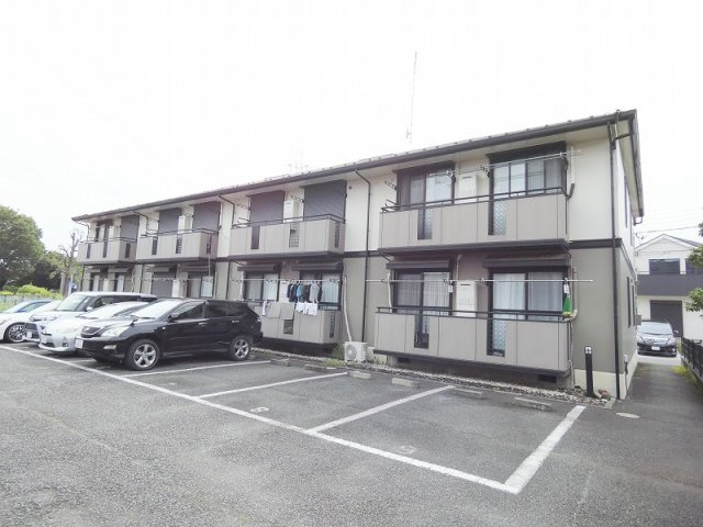 クレスト平山の外観