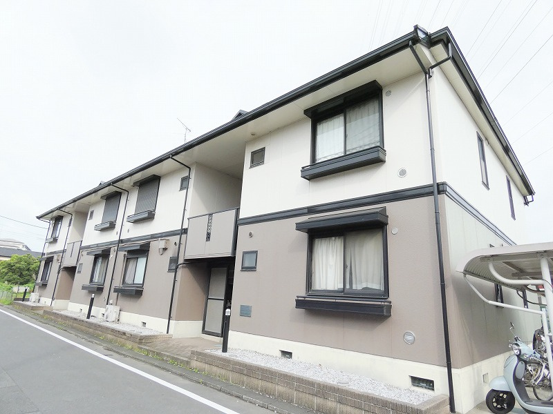 クレスト平山の外観