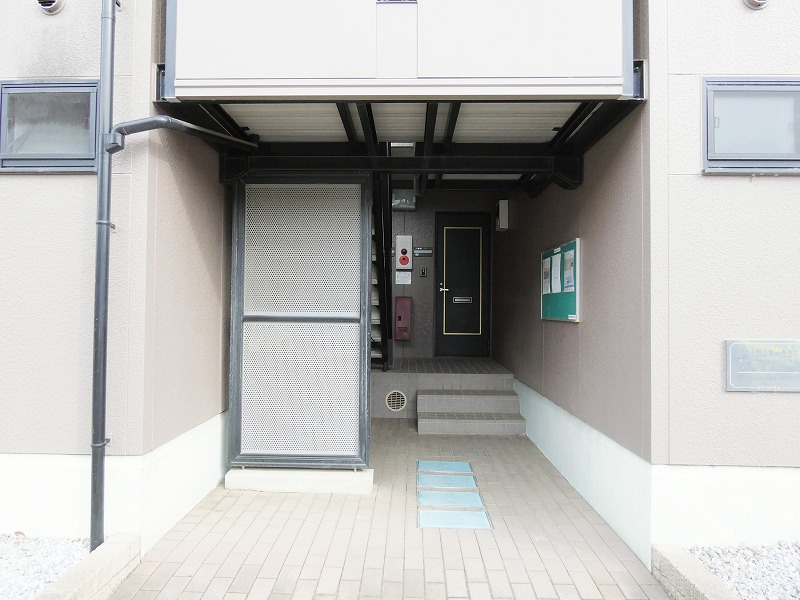 クレスト平山のエントランス