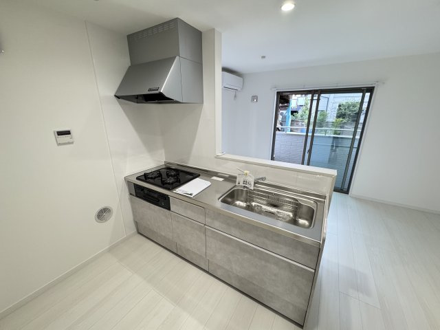 リベルタFussaのキッチン|写真は同建物の別部屋を参考に掲載しております。