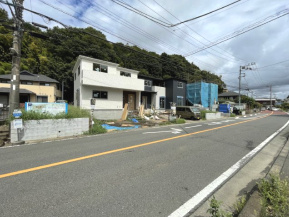 【前面道路含む現地写真】 | 前面道路