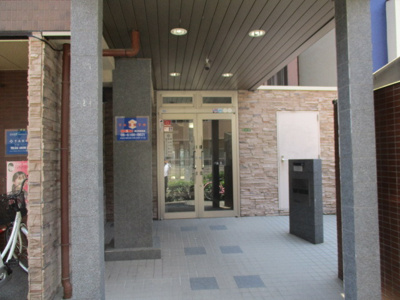 【エントランス】 | デイ・ブレイク | 上品なエントランスです