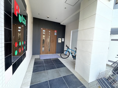 【エントランス】 | マンションパルス | 共用玄関です