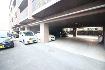 【駐車場】 | ラフィーネ上牧