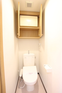 温水洗浄便座機能付きのトイレ