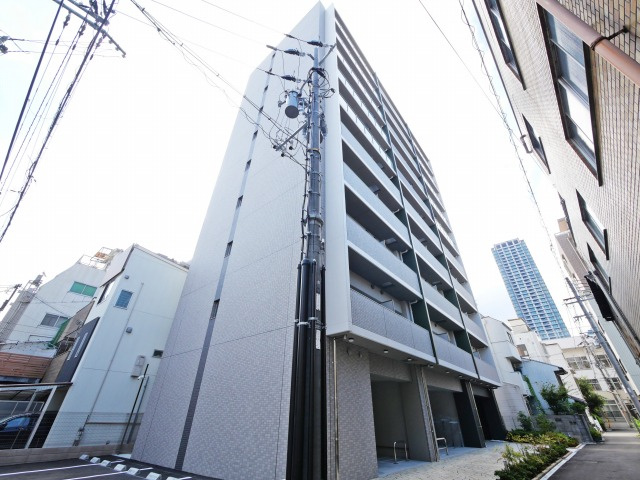 Alivis北梅田の外観