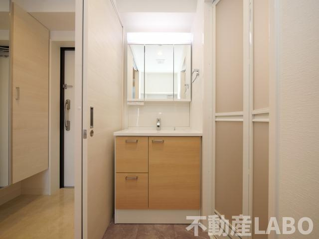 Alivis北梅田の洗面所