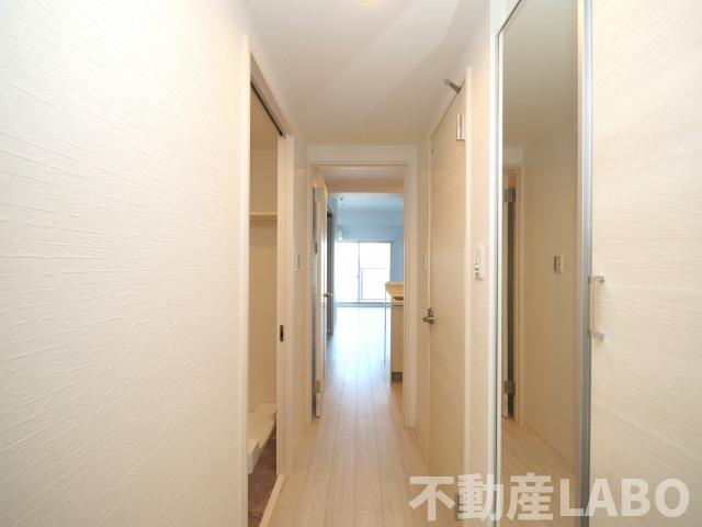 Alivis北梅田の玄関