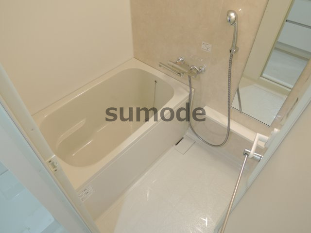 ＡＺＵＲＥ京口の浴室
