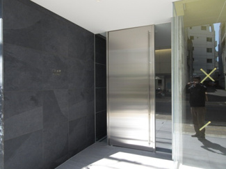 【エントランス】