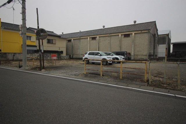 小山市松沼の外観|東側公道から