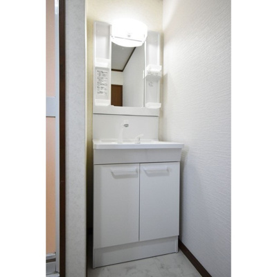 【洗面所】 | メゾンハピネス | ゆったりとスペースのある洗面所