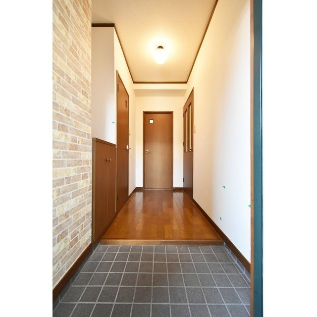 メゾンハピネスの玄関|シンプルで使いやすい玄関です