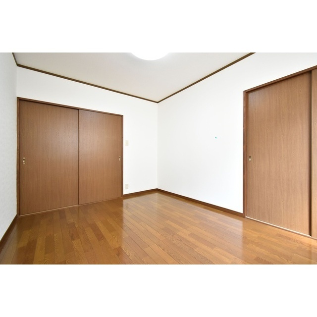 メゾンハピネスの内装|明るい色調の室内です