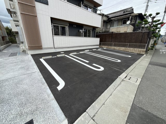 D-PLACE神田町の駐車場