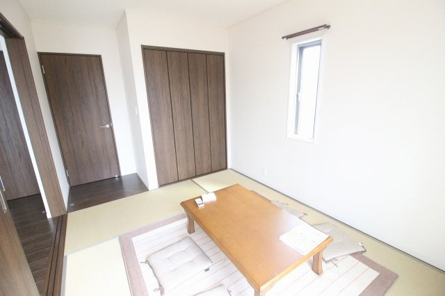 小山市粟宮1丁目の和室|1階和室、6帖です