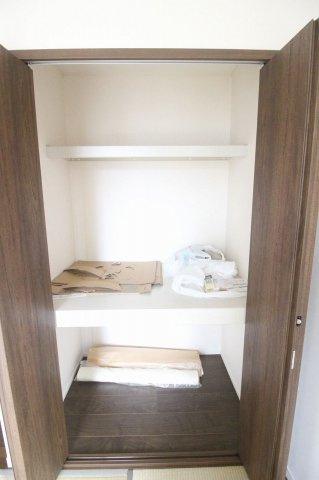 小山市粟宮1丁目の和室|1階和室の収納です、奥行き有ります