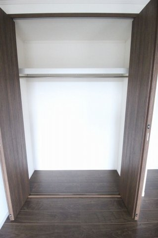 小山市粟宮1丁目の子供部屋|2階洋室のクローゼットです