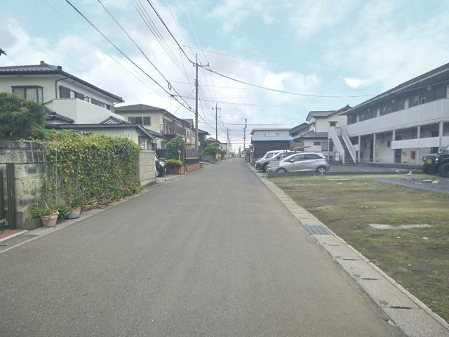小山市西城南1丁目の前面道路含む現地写真|北側道路（2024年4月撮影）