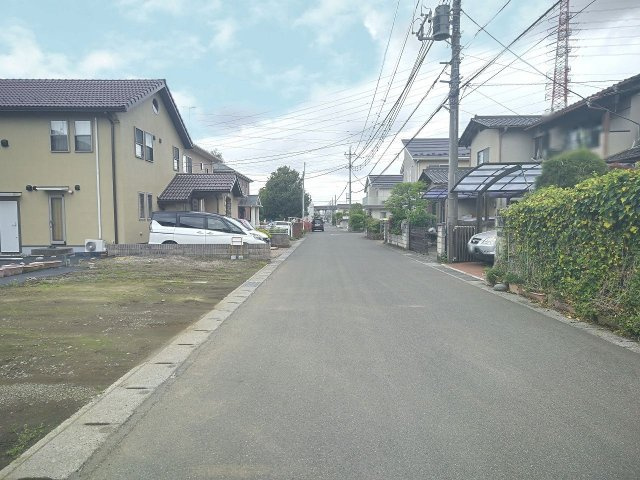 小山市西城南1丁目の前面道路含む現地写真|北側道路（2024年4月撮影）