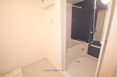 【洗面所】 | ドミールたかくらⅡ | 使いやすい洗面所です
ドミールたかくら2　202号室　平成23年12月20日撮影