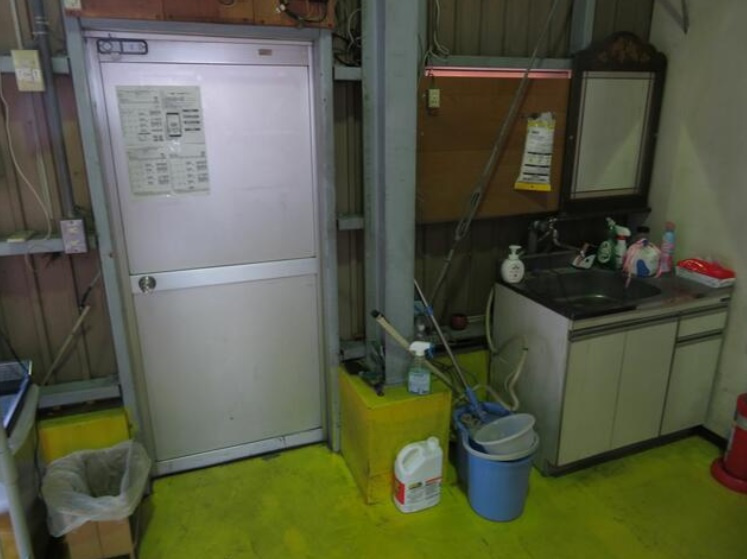 八潮市大字西袋の倉庫の内装