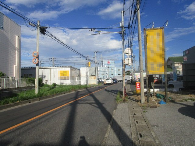 八潮市大字西袋の倉庫の周辺