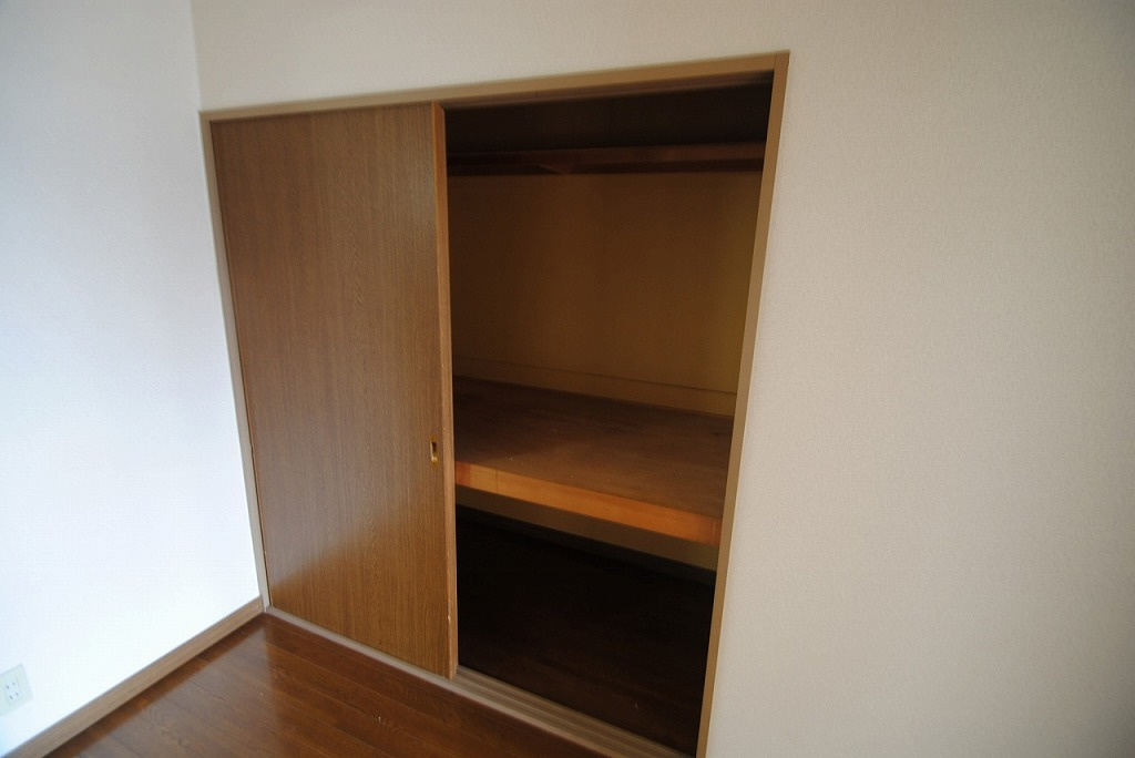 アドバンス弐番館の収納